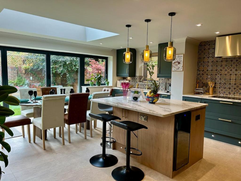 No10 Luxe Collection by Maison Pro, Cheltenham