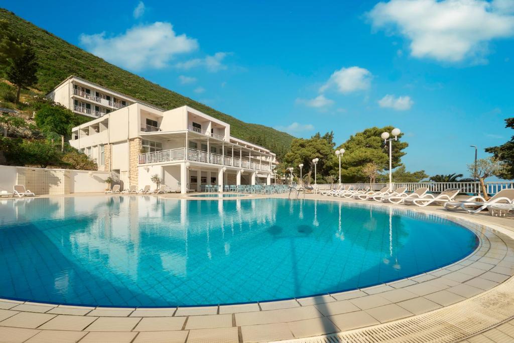 . Hotel Faraon