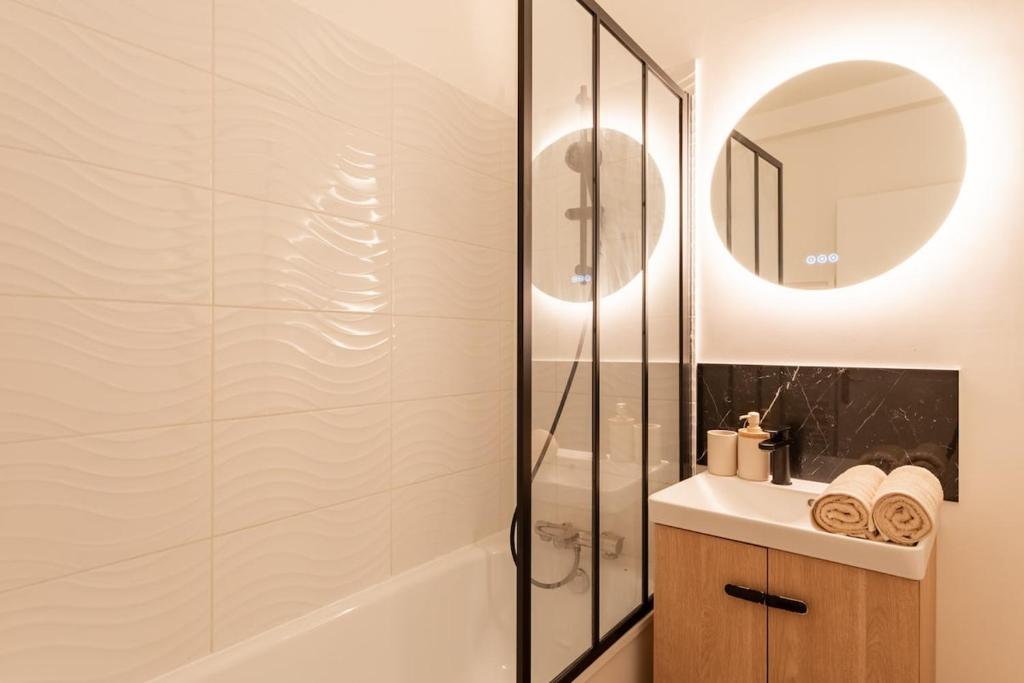 Historic Rouen Apartment Fast WiFi & City Center - 5