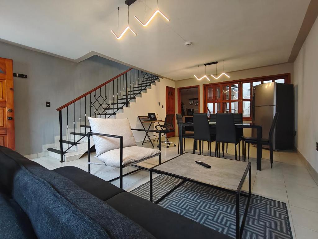 Departamento duplex minimalista centrico WiFi Cocina - 4
