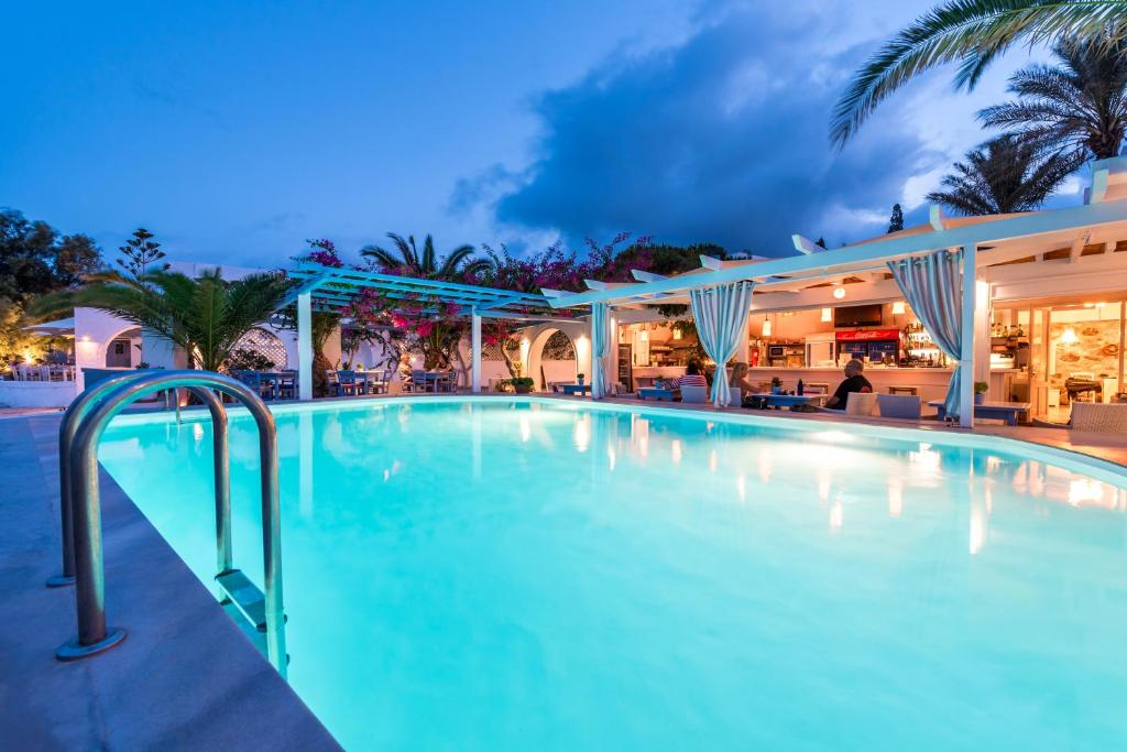 Sigalas Beach Hotel — Swimming pool in Kamari, South Aegean