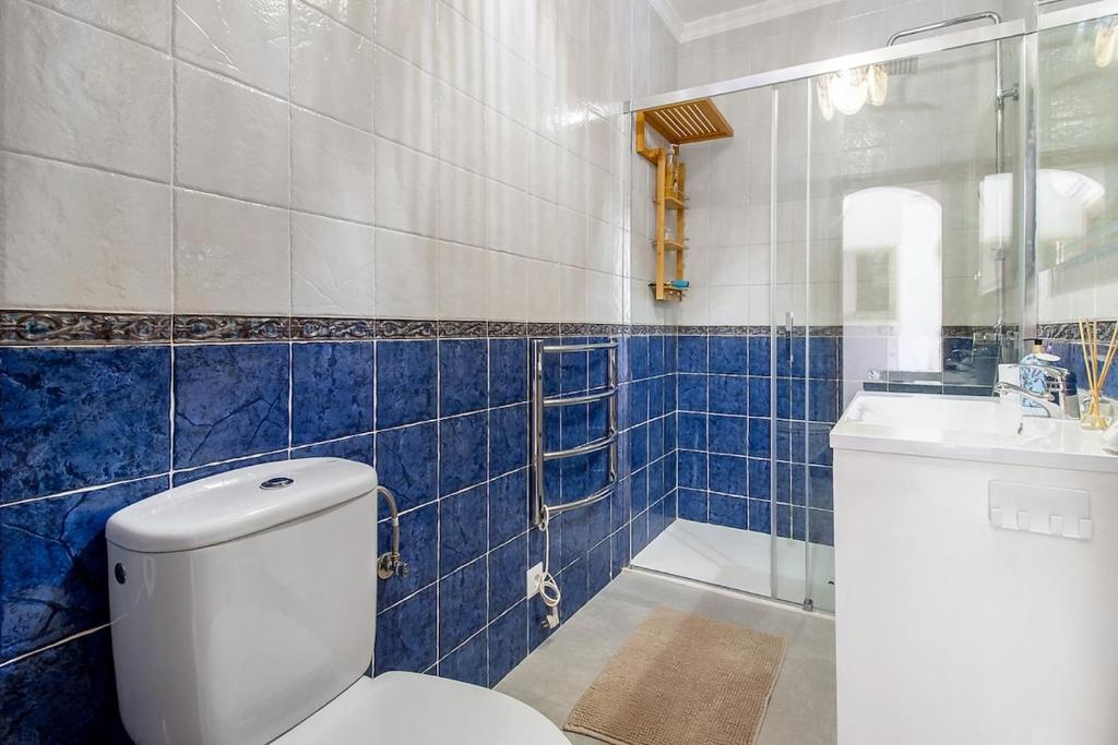 Cozy 2BR Flat with Terrace & Pool - 3