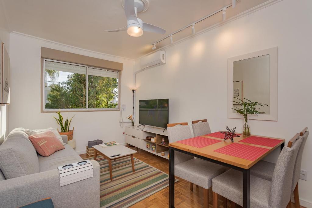 Apto próximo ao Parque Moinhos com 2 quartos e vaga de garagem, Porto Alegre