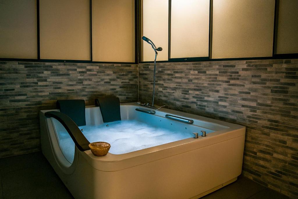 Casa de lujo, Fast Wifi, Jacuzzi, lavaseca, Ping Pong, Nintendo switch, Bbq, 4BR - 2