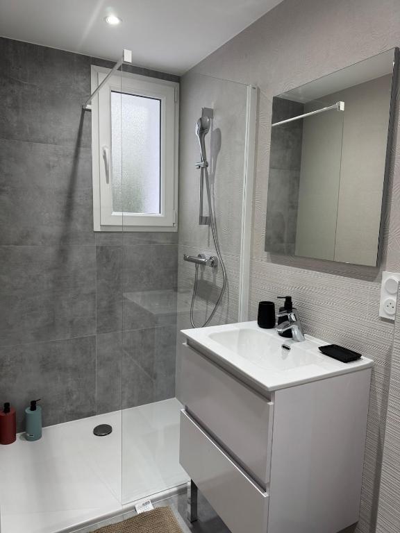 Longchamps 3 - Appartement moderne, 1 chambre, neuf, clim - 2