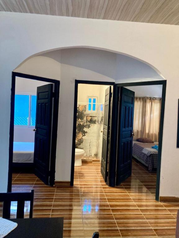 Joy & peace house, Tela