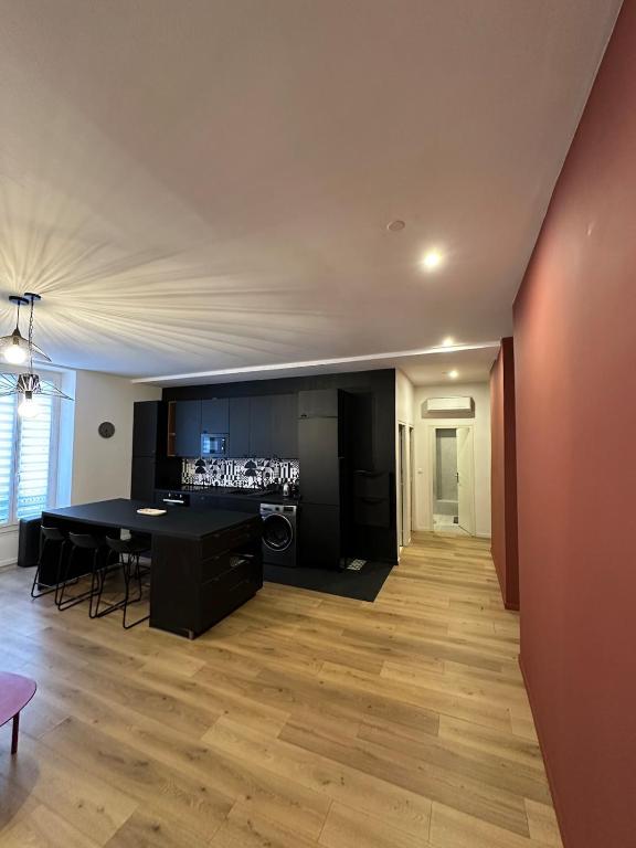 Heart of Nice Beautiful apartment 3 bedrooms - 3