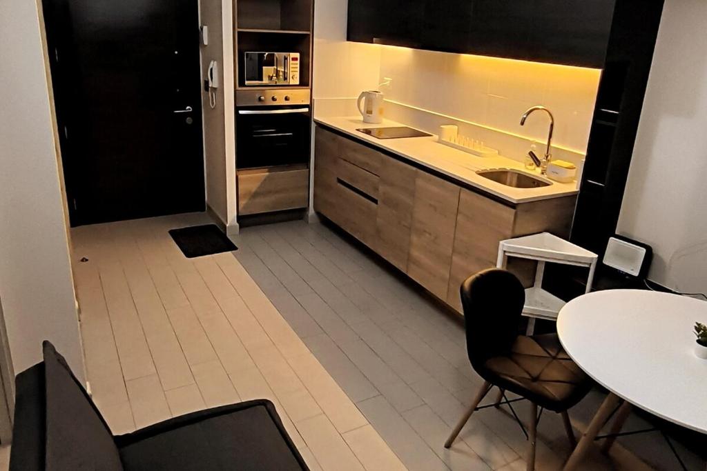 D6 New Central - King Bed - 5
