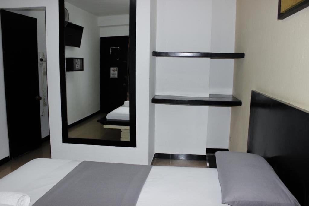 Hotel Natural Medellin - 5