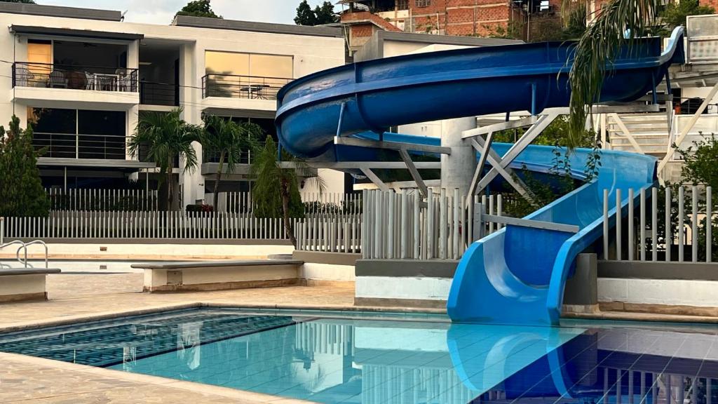 Hermoso Apartasol, cerca al Parque Principal, Piscinas, Aire acondicionado - 3