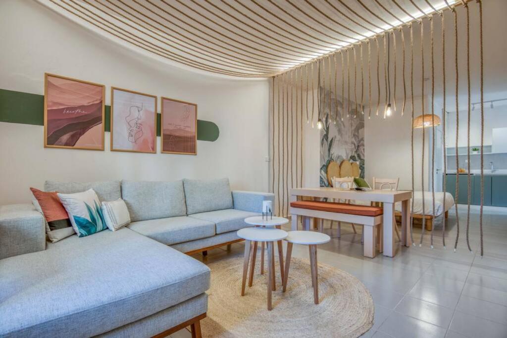 Agrius - Elegant Studio & Balcony in Batroun, Ad Dawrah