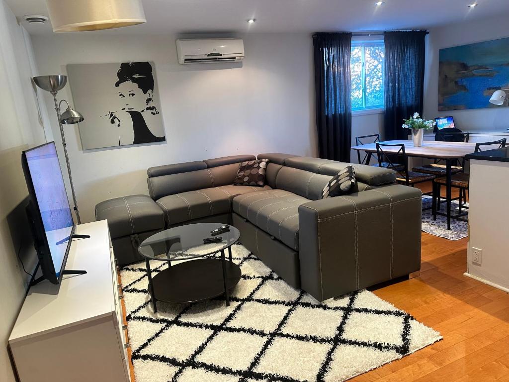 Superbe Appartement Entièrement meublé 2ch, Laval