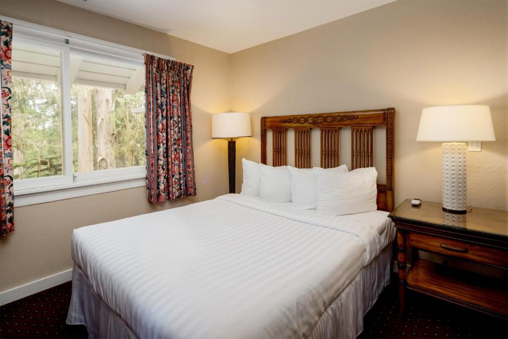 Butterfly Grove Inn Photo 21