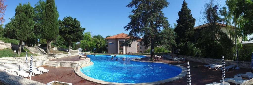 Bisser Hotel - Free Parking - Free Pool Access photo