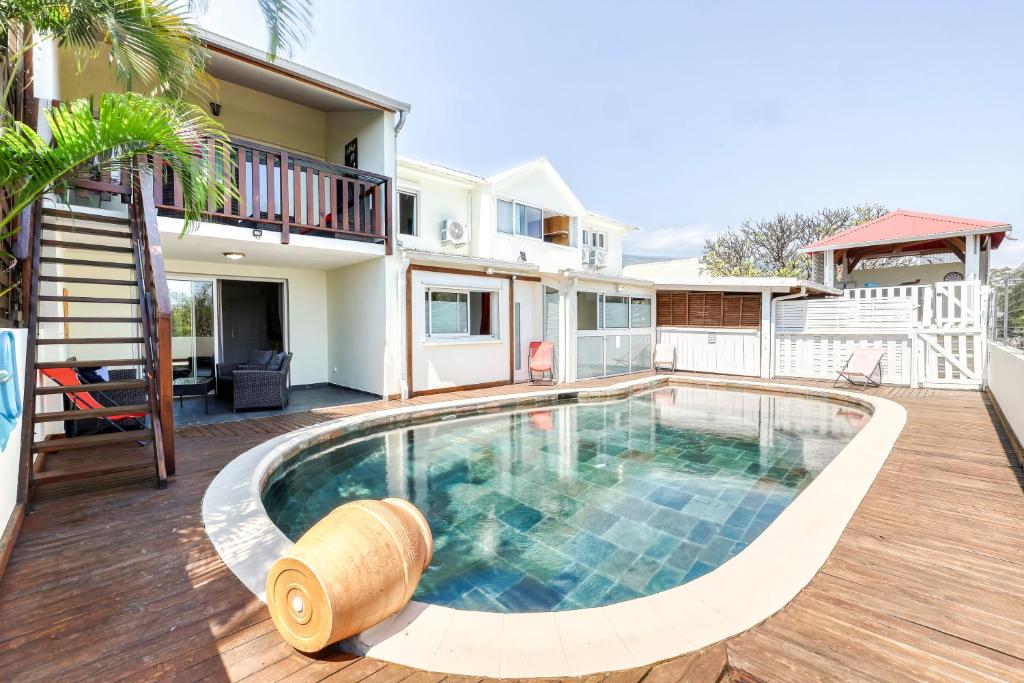 Ti Piment, La Possession