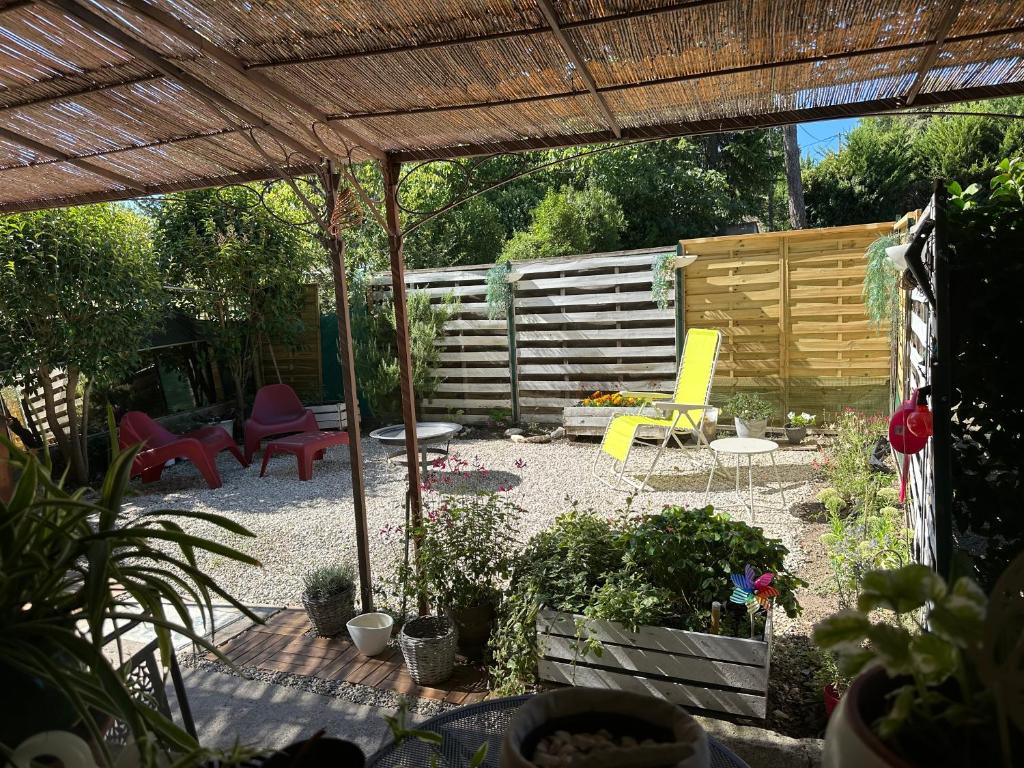Villa Theolina Maisonnette lumineuse avec jardin, parking privé au calme à Aix - 5