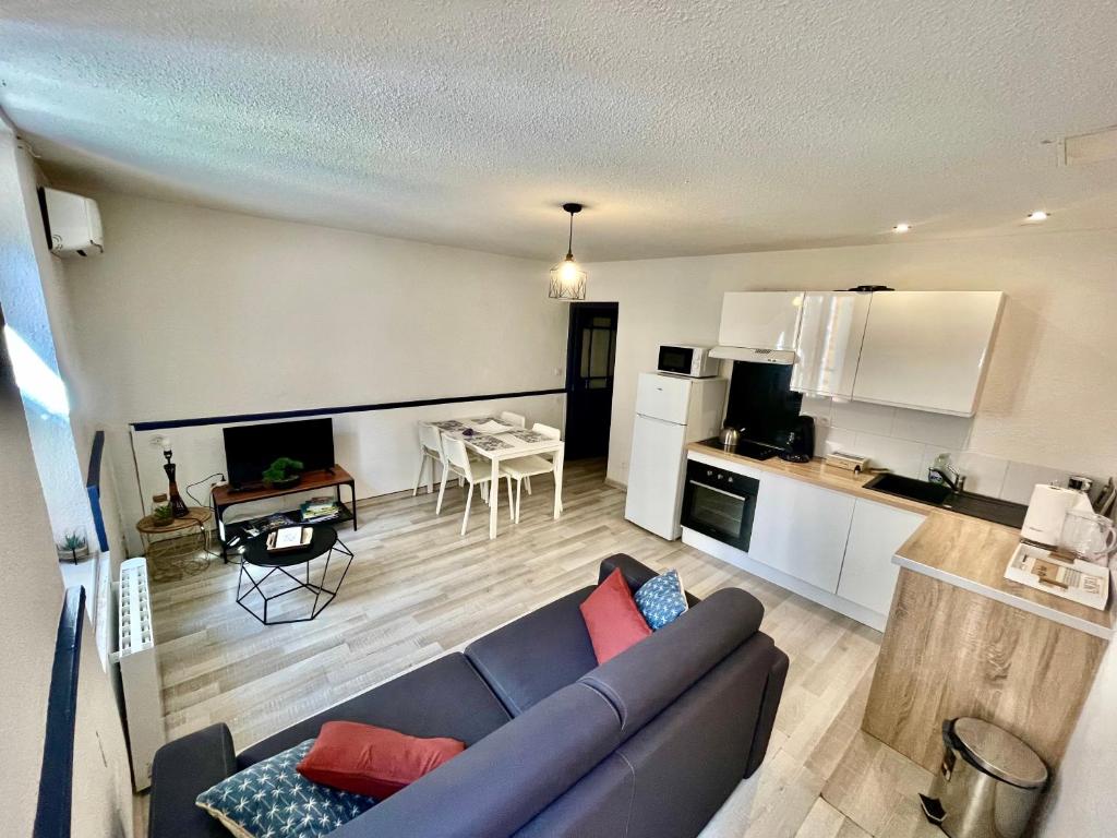 Parenthèse a Deux - T2 Cosy & Romantique - Cours intérieure - Patio - Clim - Proche de la cité médiévale, Carcassonne