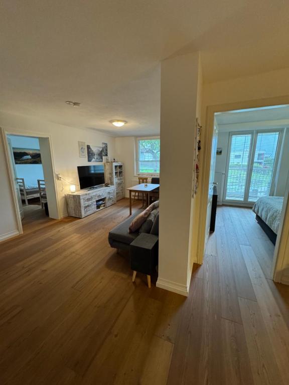 Mountain Apartment, Fliess