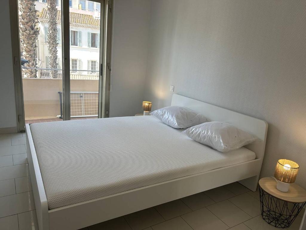 Appartement 3 Pièces Climatisé, Vue Mer, Centre-Ville Le Lavandou - FR-1-251-863 - 4