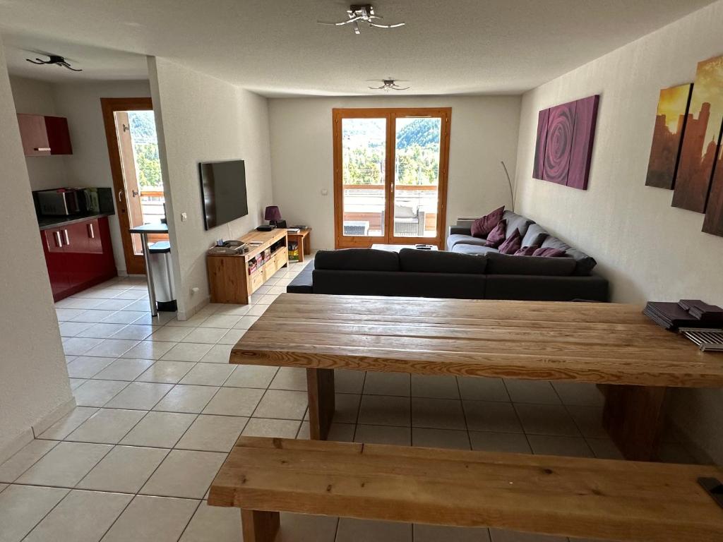Deluxe Ski and Summer Apartment, Parking and WiFi - 4