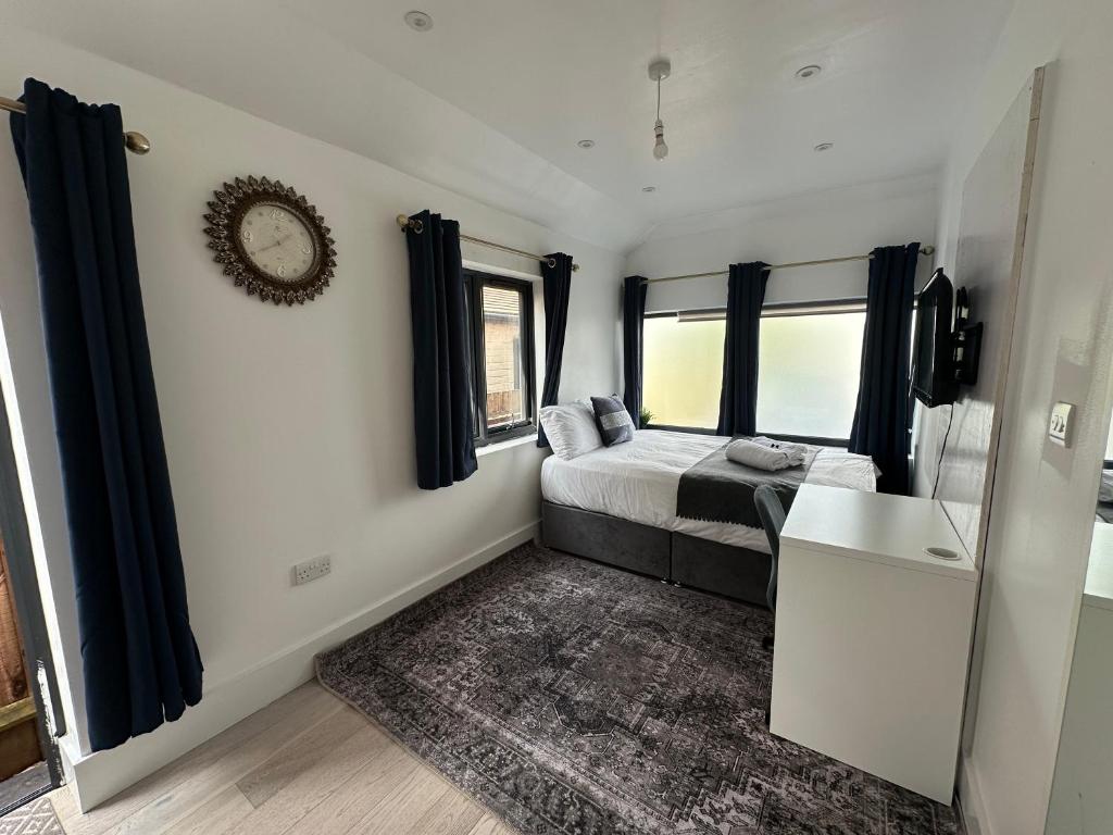 Eltham Hill Stay, Eltham