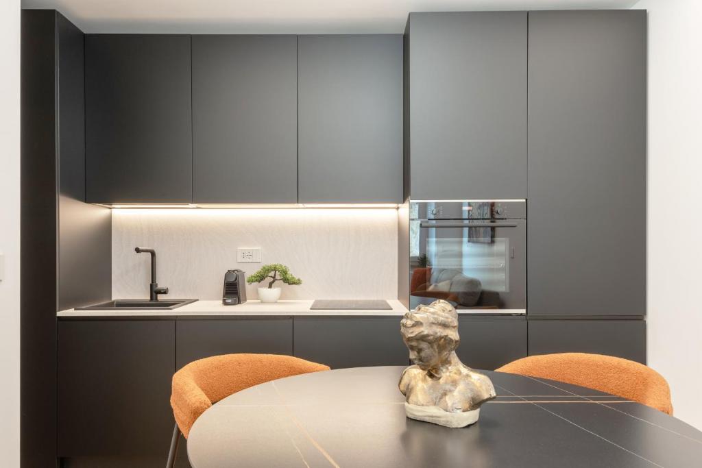 Luccoli17 - Elegant City Escape with WiFi 1Gbps, Elevator, AC - Genoa Historical Center - 1