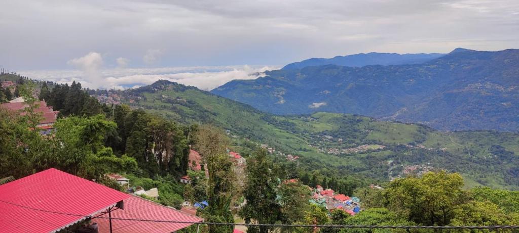 The River View Crescent, Kurseong