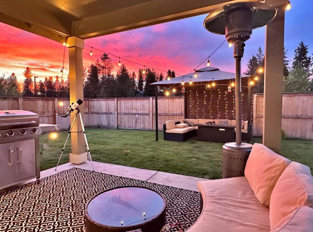 In the Pines and Under the Stars, 5BR, Sleeps 13, La Pine