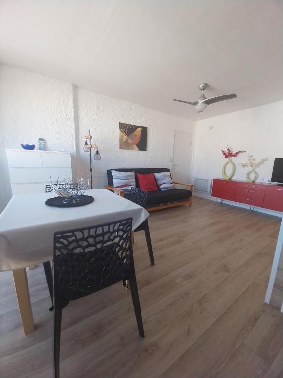 Appartement T2 lumineux à 200m de la plage, tout équipé - 3