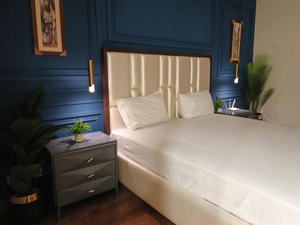 Pentasquare apartment, Lahore