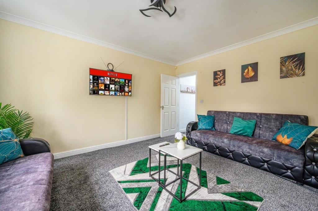 H17A Cosy & Welcoming home, Liversedge