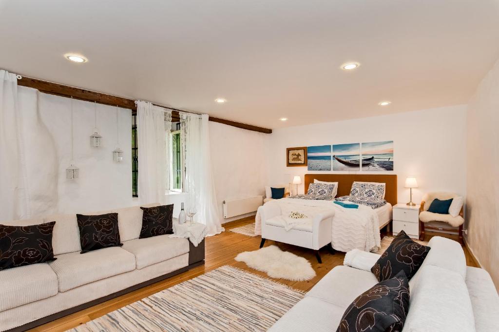 Old Town Central Apartment