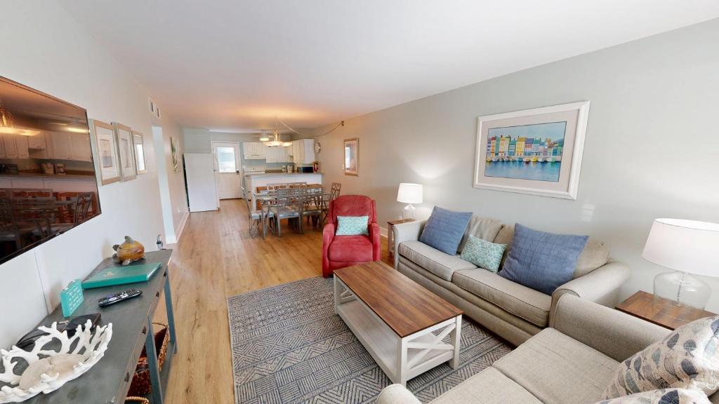 Venus 102- by Holiday Isle Properties, Fort Walton Beach