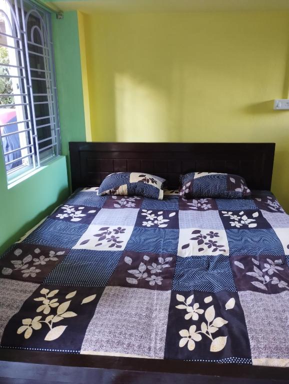Srimaan Homestay의 주방 및 식사 공간