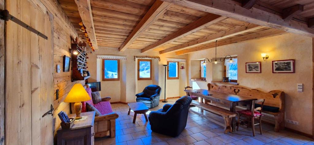 Le Carolien - Ferme traditionnelle rénovée, Abondance