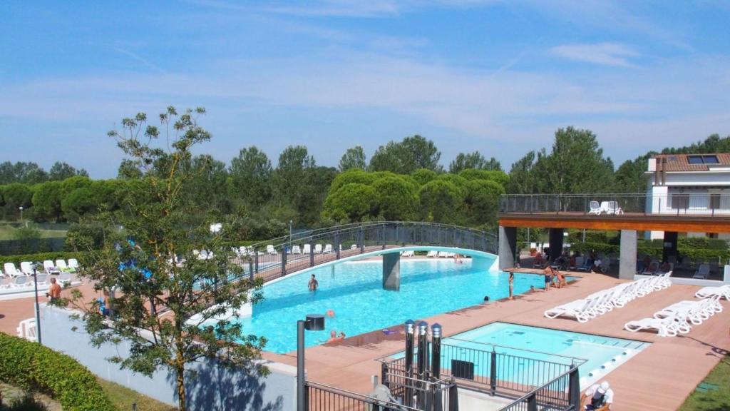 Gracious flat with swimming pool and solarium, Bibione