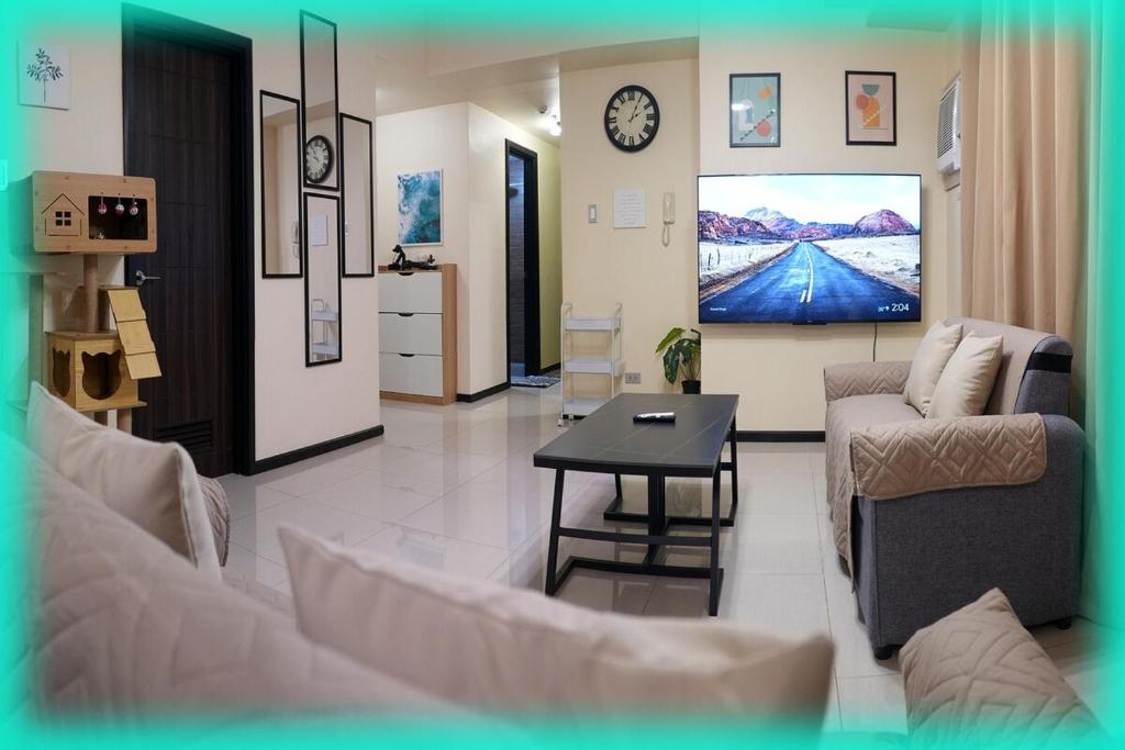2 BR Deluxe with Manila Bay View, Manila