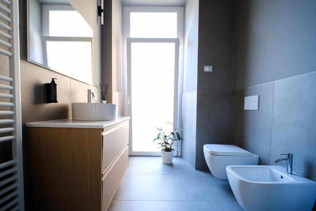 The Tower Premium Apartment - Beams & Views - 3 Min Walk to Bernina Express & Station - 4