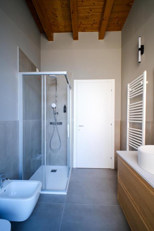 The Tower Premium Apartment - Beams & Views - 3 Min Walk to Bernina Express & Station - 5