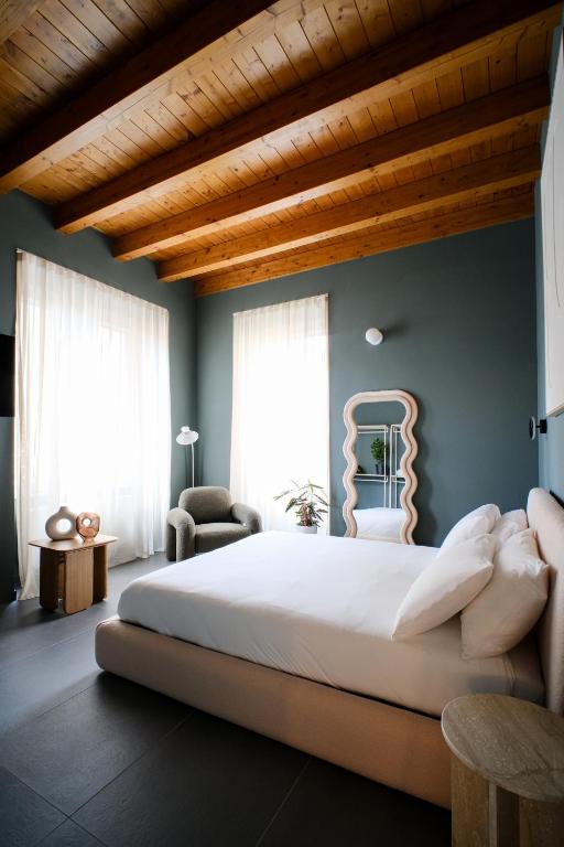 The Tower Premium Apartment - Beams & Views - 3 Min Walk to Bernina Express & Station - 1