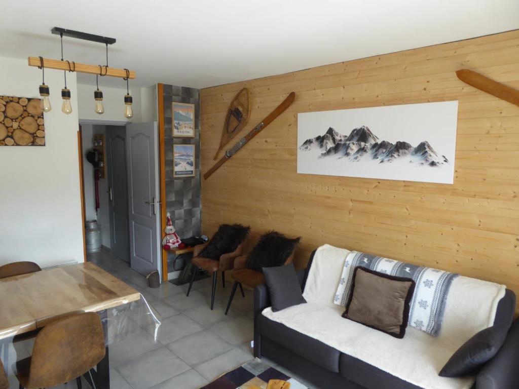 le chalet Cerdan - classé 3 étoiles - 5 personnes - 2 chambres- parking -garage-jardin-WIFI-rénové en 2023 - 2