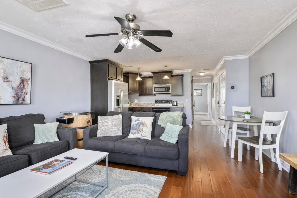 Secretariat Triple Crown Suite, Jeffersonville