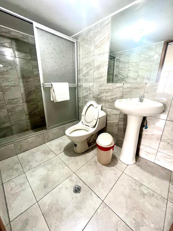 Hostal Puerto Aéreo # 1 - 2