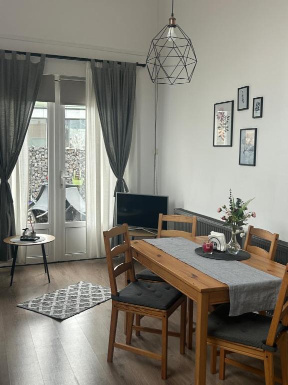 Fressh H apartman, Sîncrăieni