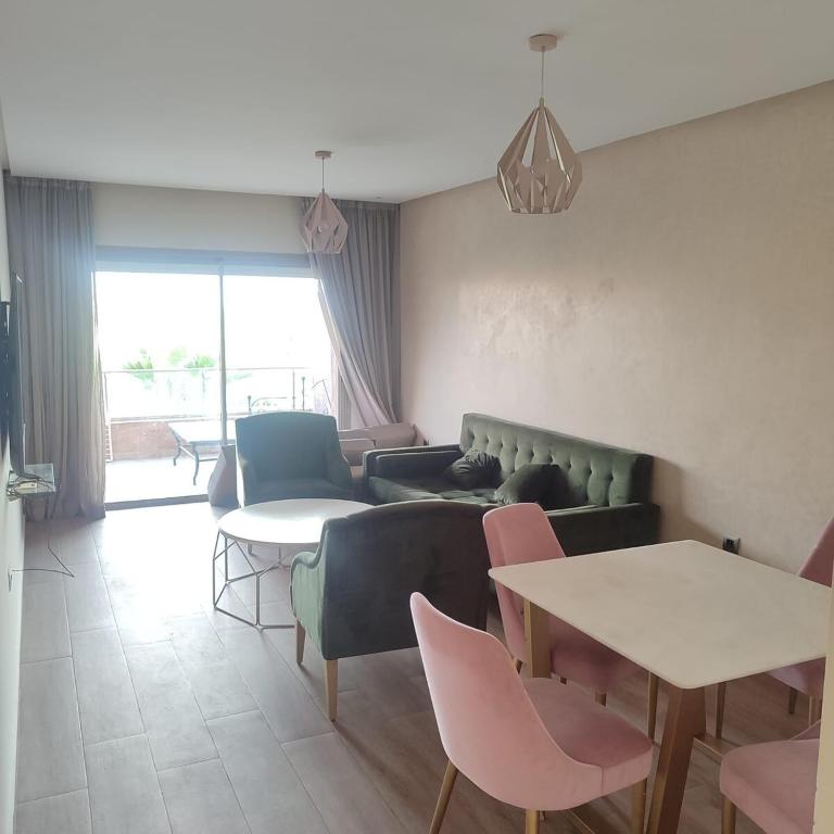 T3 Jade Prestigia Pool, Marakéš