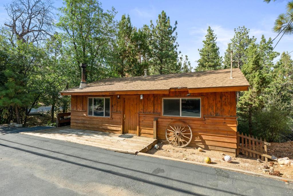 Cubs Nest - Walk to Park, Fireplace, Deck, BBQ, Sugarloaf