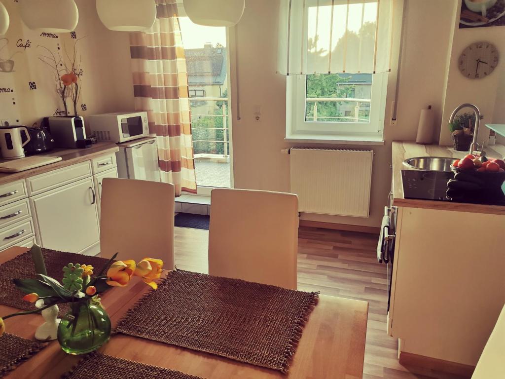 Schöne, helle, ruhige Wohnung und Wellness Sauna, Irbersdorf