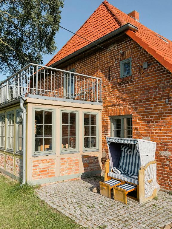 Modernity In Farmhouse With Lagoon View, Mursewiek