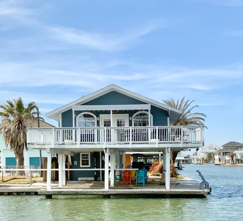 The Shell Shack - A Waterfront Retreat!, Galveston