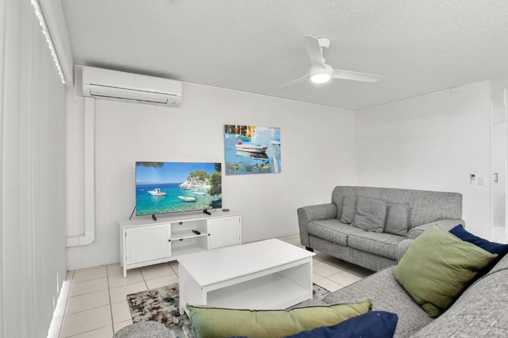 Lindomare Unit 11, 11 Orvieto Tce, Kings Beach, Caloundra